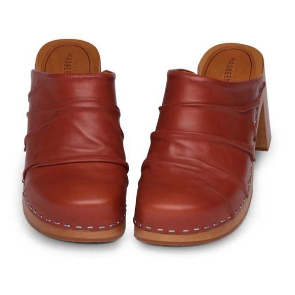 Free People Swedish Hasbeens Cognac NWT Wrinkle Slip In Nature Clog LOVE 🌈❤️ - Picture 4 of 16